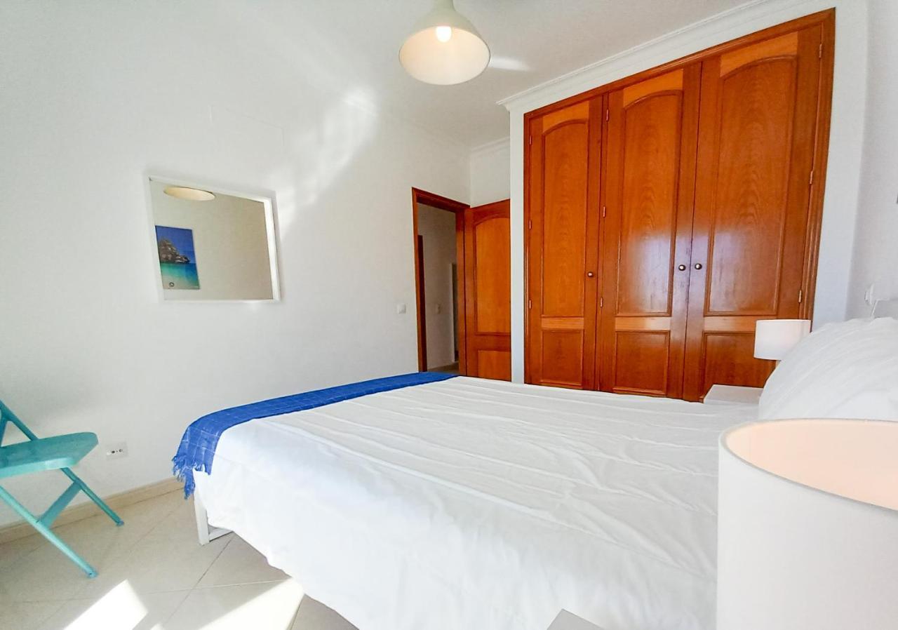 Colina Ferias- Garagem & Wifi Apartment Quarteira Exterior photo