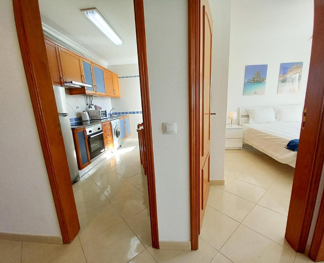 Colina Ferias- Garagem & Wifi Apartment Quarteira Exterior photo