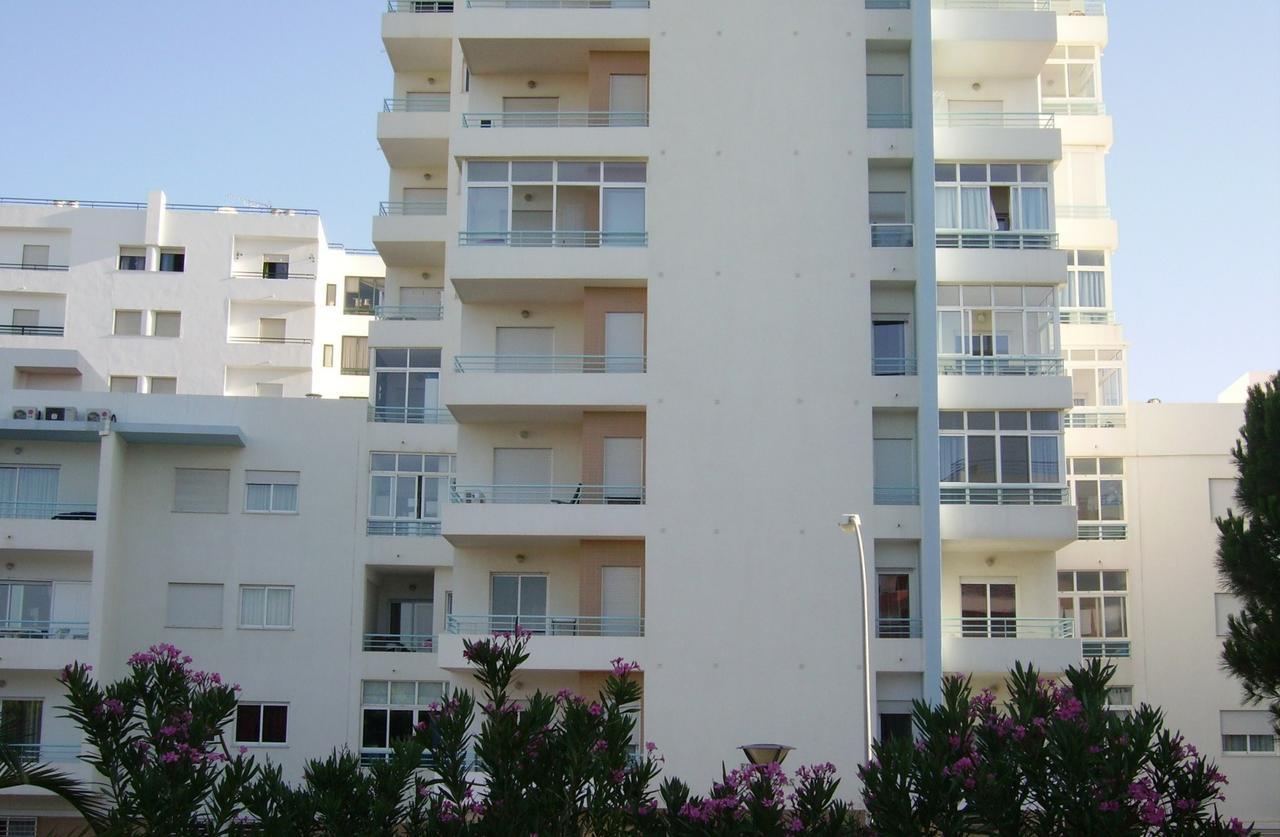 Colina Ferias- Garagem & Wifi Apartment Quarteira Exterior photo